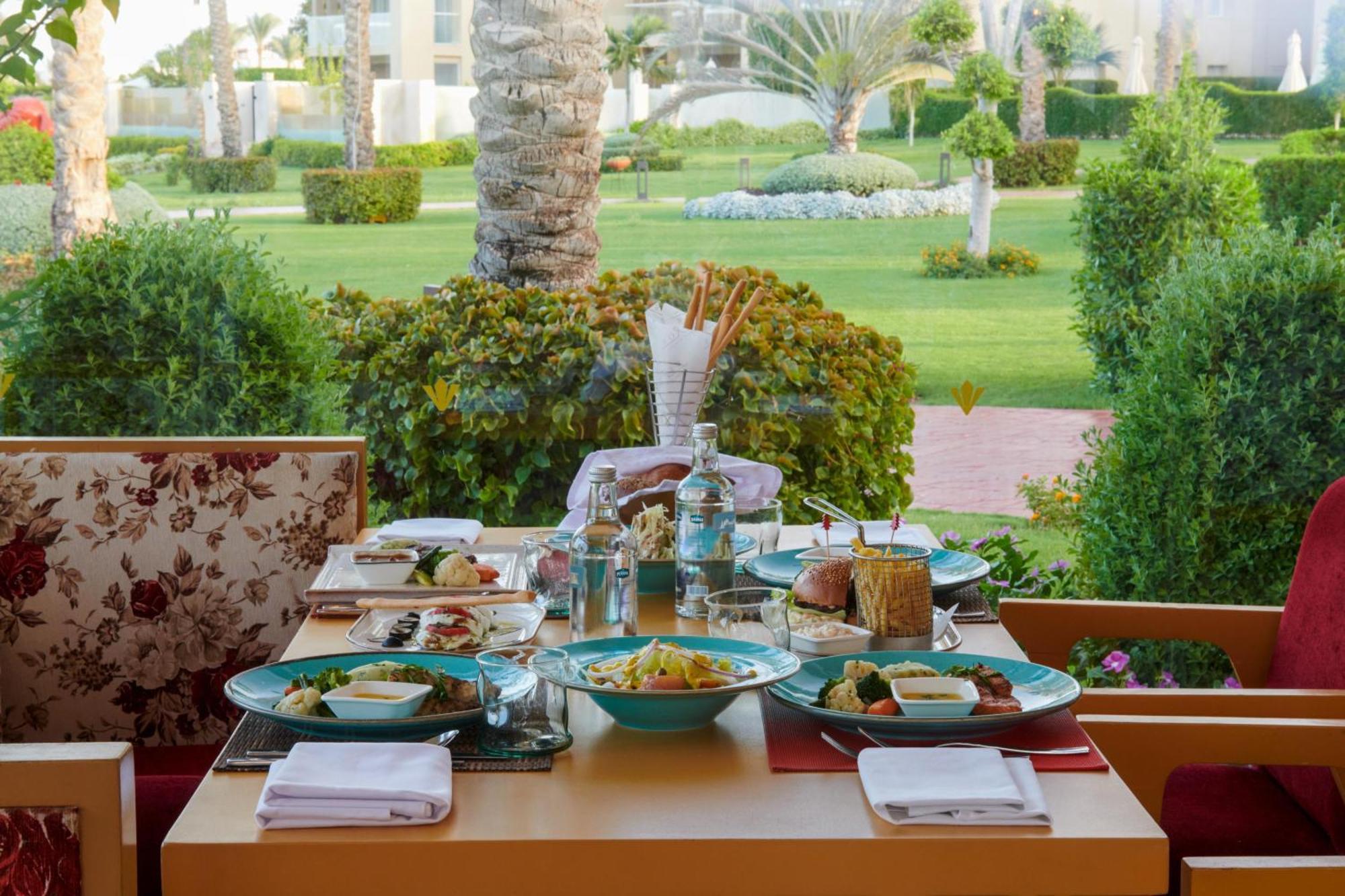Hotel Rixos Premium Seagate à Charm el-Cheikh Extérieur photo A table set for breakfast